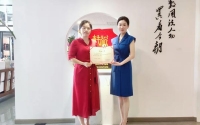 酒店制服：塑造专业形象与品牌文化的艺术